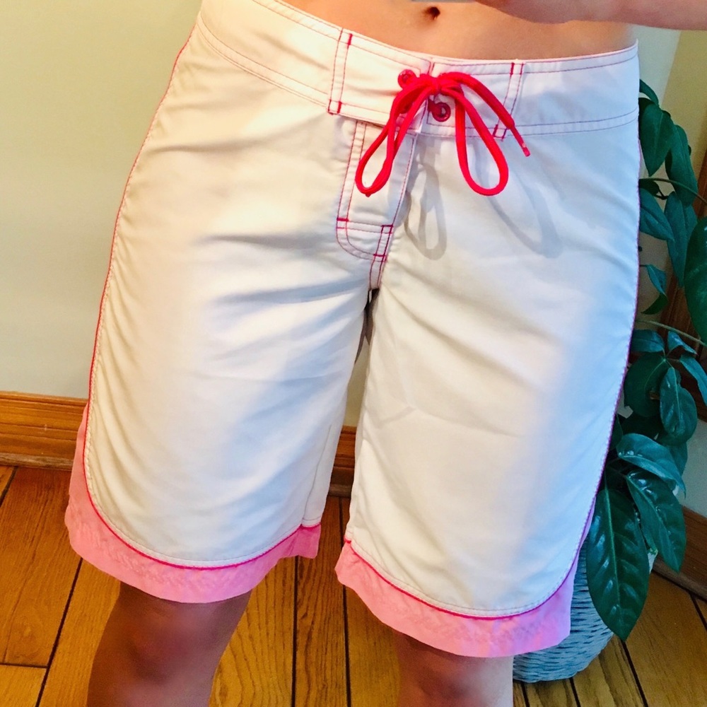 🌊 Lilu Pipelined At-the-Knee Boardshorts